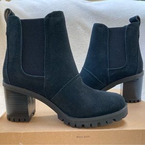 UGG WOMENS HAZEL BOOTIES SIZE 7